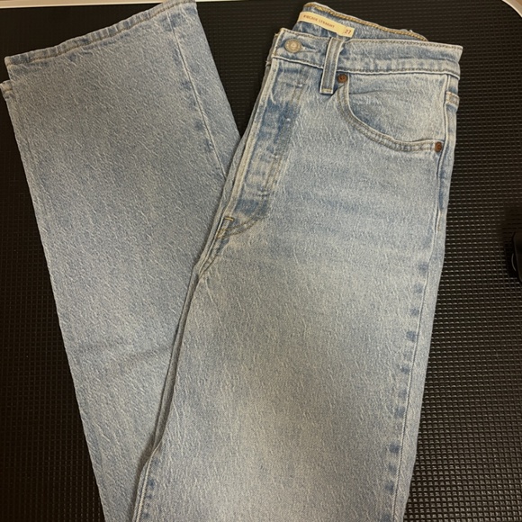 Levi’s Ribcage Straight Jeans - Picture 2 of 6